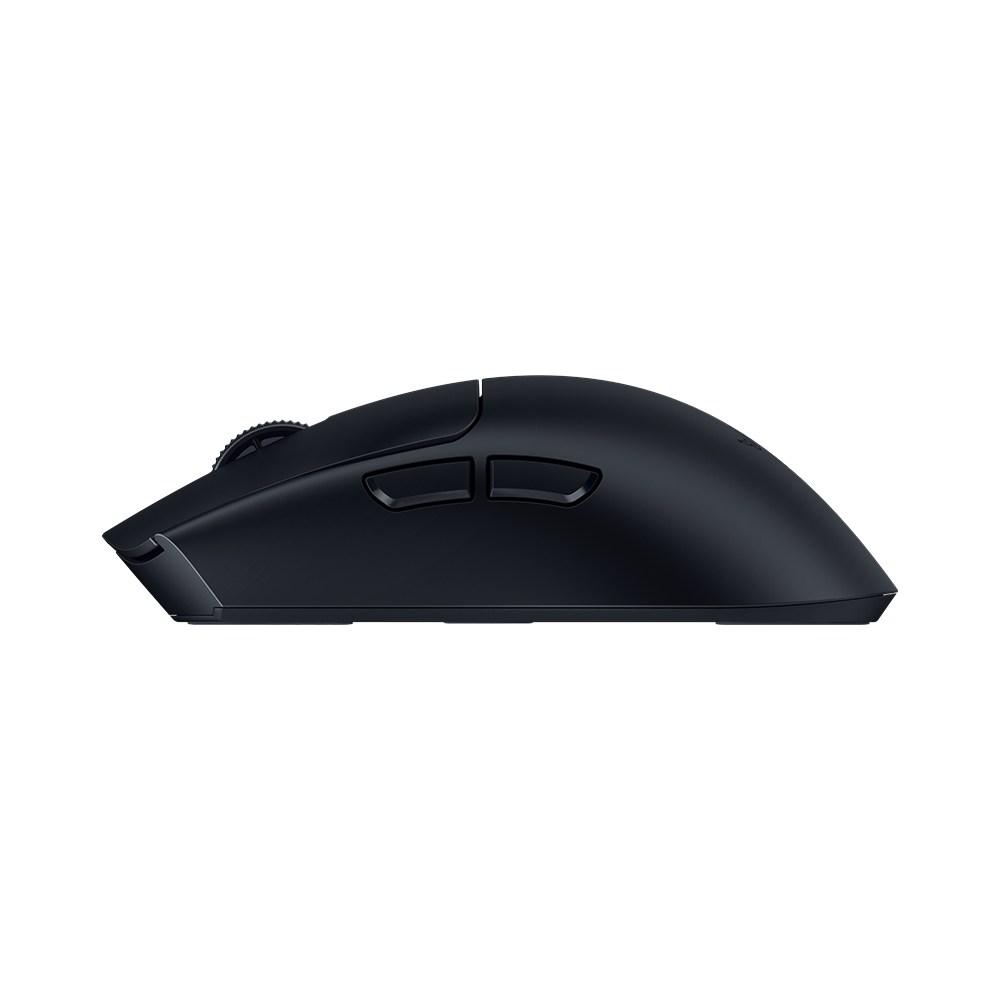 Razer Viper V4 Pro 블랙 왼쪽 측면. 엄지 쪽에 사이드 버튼 두 개가 있다